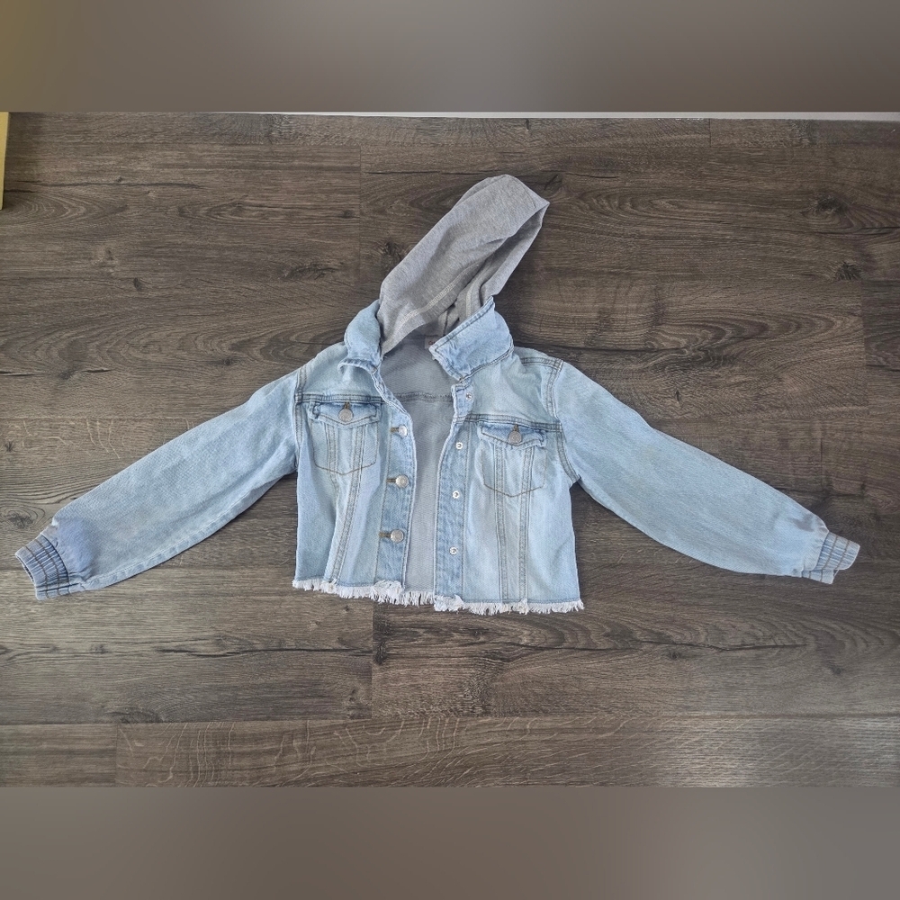 Cat & Jack Girls Light Blue Cropped Jean Jacket with Gray Hood Size 8